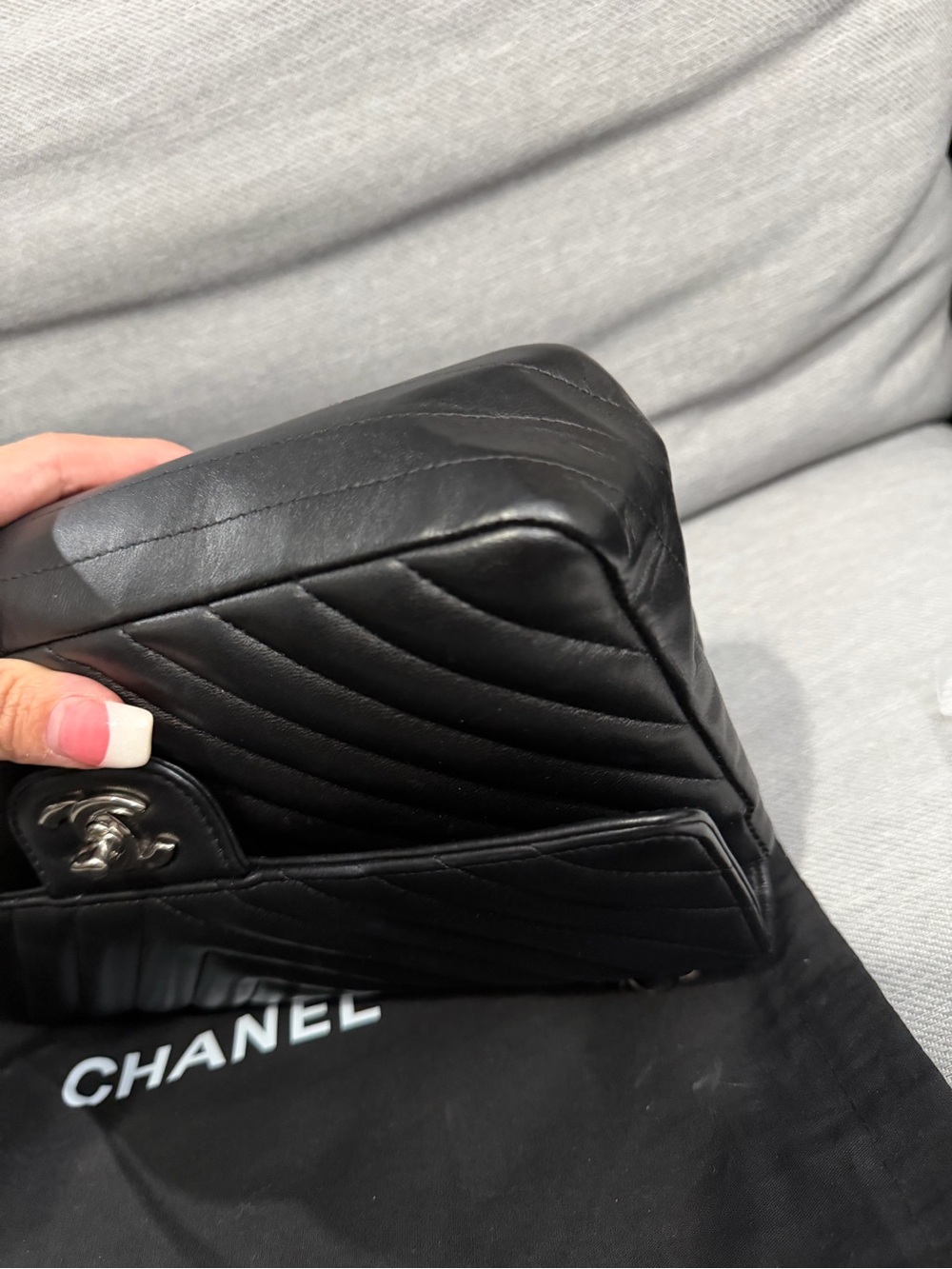 Chanel Black Chevron Quilted Leather Shoulder Bag medium double flap - Picture 5 of 11